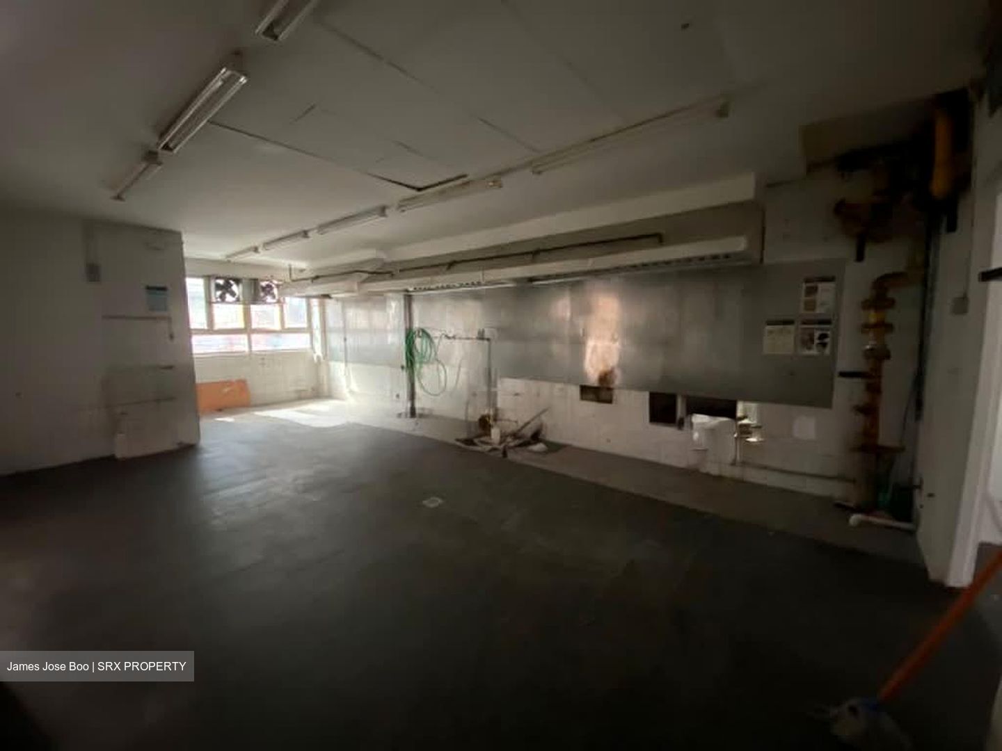 Sembawang Road (D26), Shop House #568097101